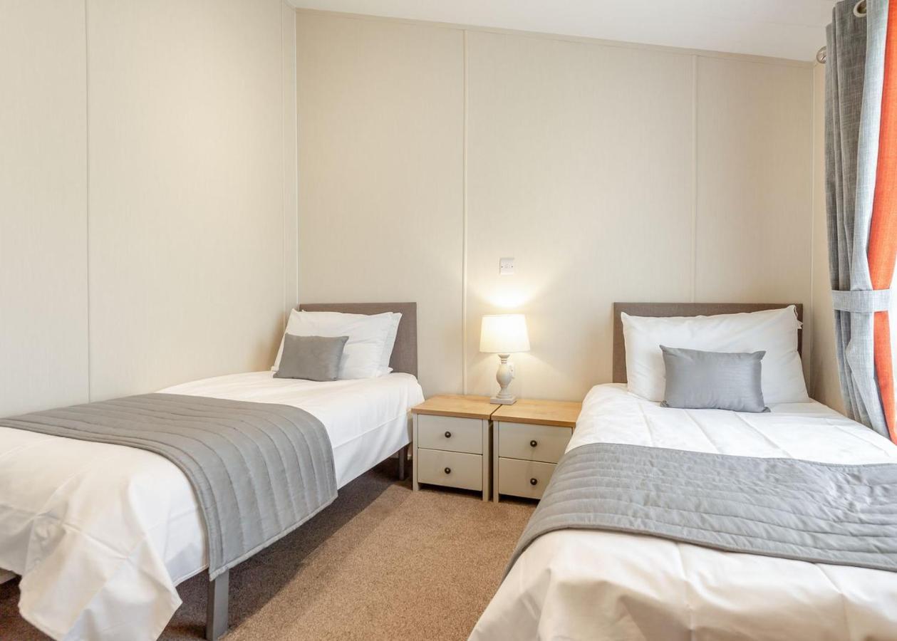 Home Farm Park Lakeside Retreat Burgh le Marsh Chambre photo